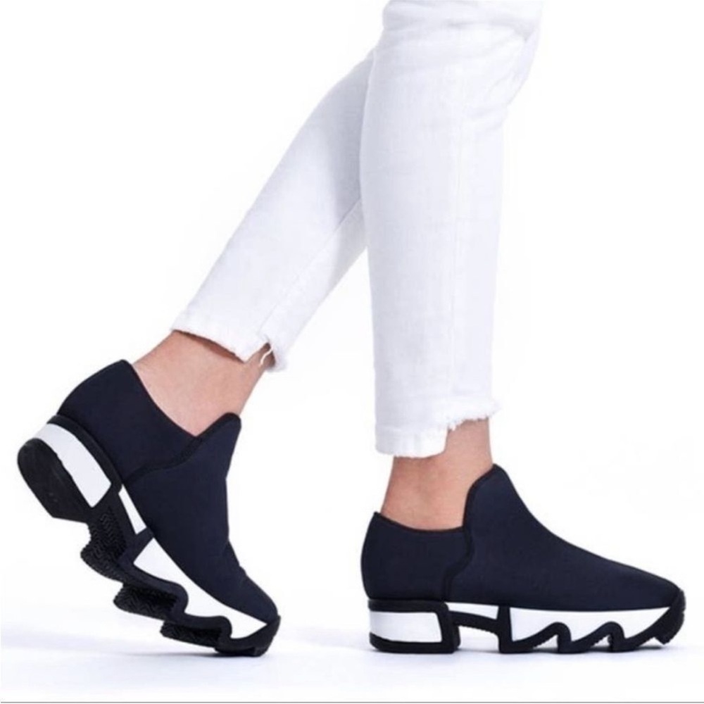 iRi NYC Wes Black Outline Low Top Sneaker Black/White Neoprene Upper